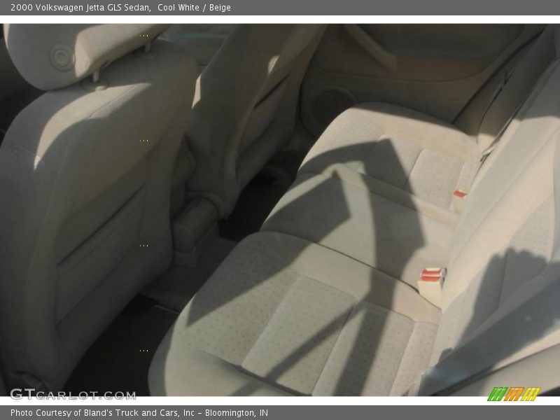 Cool White / Beige 2000 Volkswagen Jetta GLS Sedan