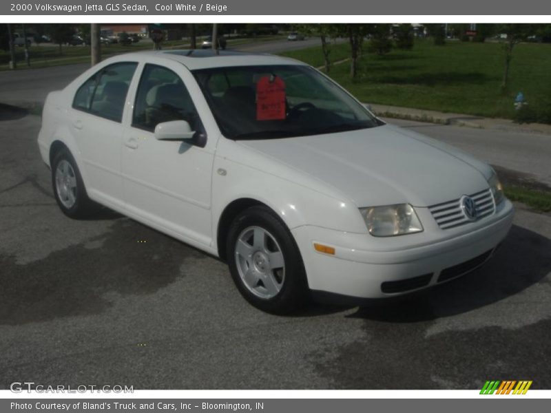 Cool White / Beige 2000 Volkswagen Jetta GLS Sedan