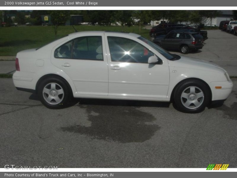 Cool White / Beige 2000 Volkswagen Jetta GLS Sedan