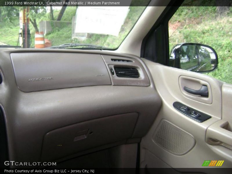 Cabernet Red Metallic / Medium Parchment 1999 Ford Windstar LX