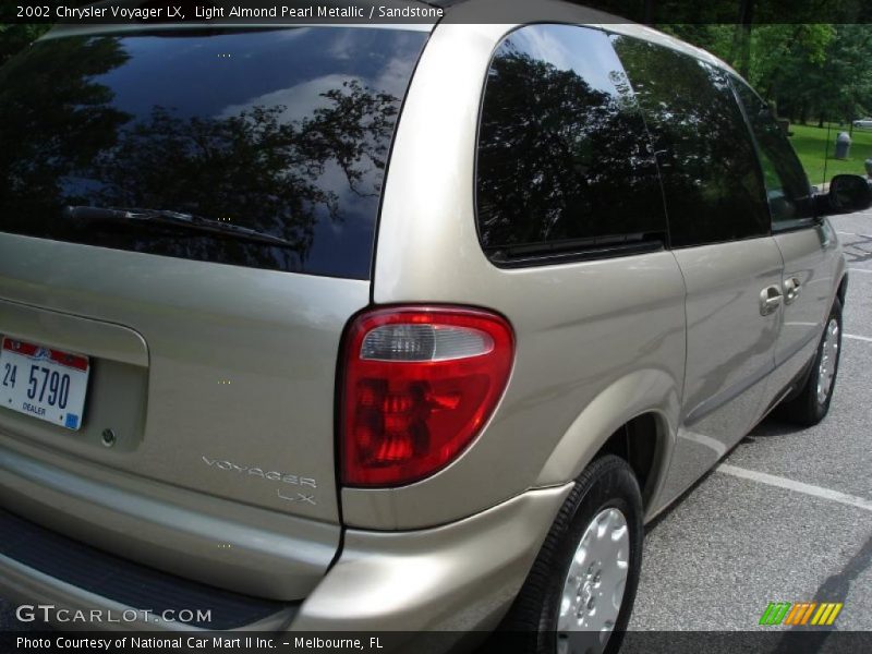 Light Almond Pearl Metallic / Sandstone 2002 Chrysler Voyager LX