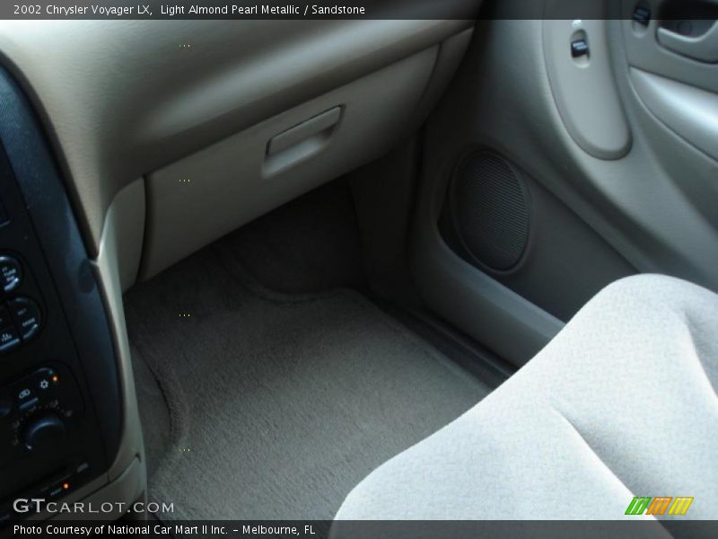 Light Almond Pearl Metallic / Sandstone 2002 Chrysler Voyager LX