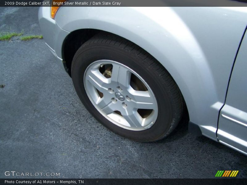 Bright Silver Metallic / Dark Slate Gray 2009 Dodge Caliber SXT