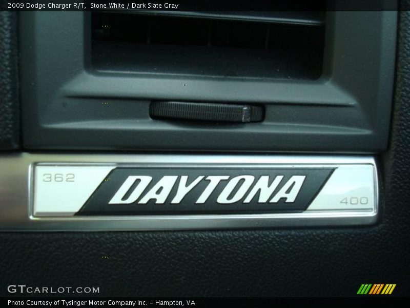 Stone White / Dark Slate Gray 2009 Dodge Charger R/T