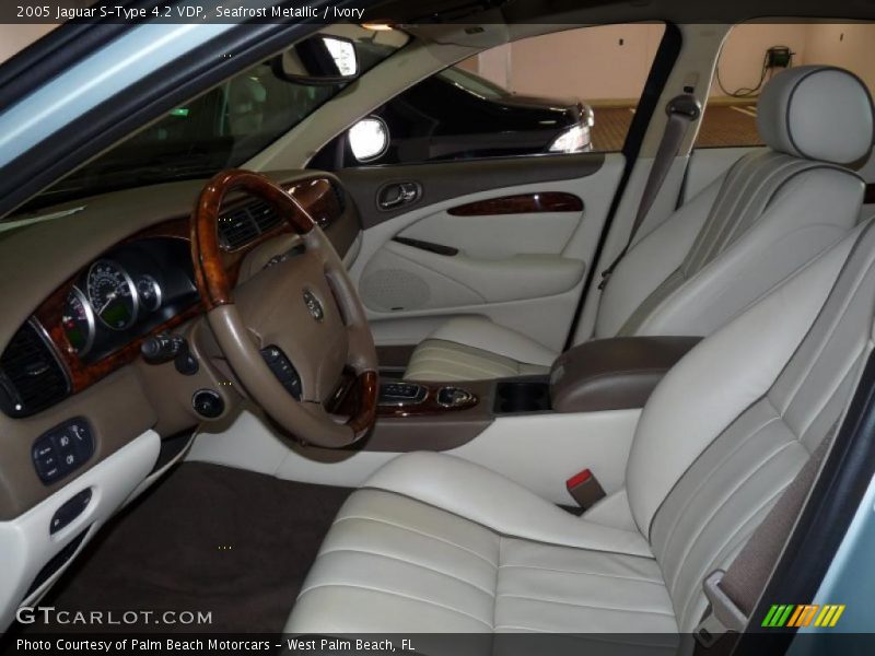 Seafrost Metallic / Ivory 2005 Jaguar S-Type 4.2 VDP