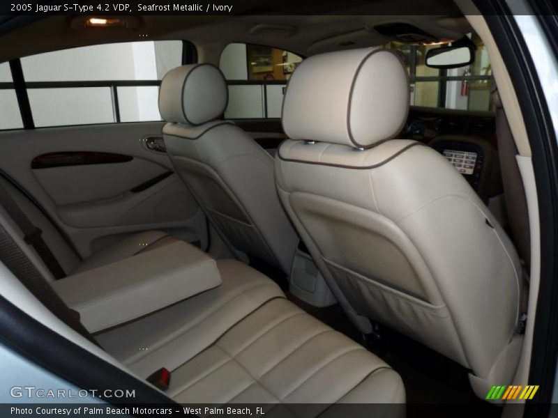 Seafrost Metallic / Ivory 2005 Jaguar S-Type 4.2 VDP
