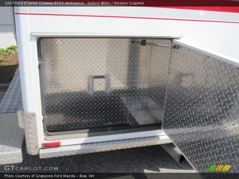 Oxford White / Medium Graphite 1997 Ford E Series Cutaway E350 Ambulance
