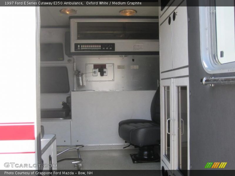 Oxford White / Medium Graphite 1997 Ford E Series Cutaway E350 Ambulance