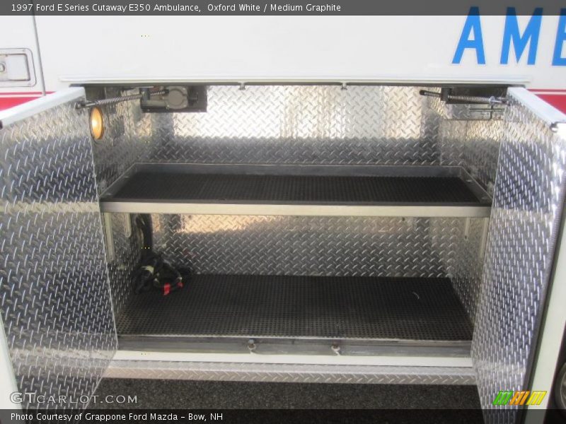 Oxford White / Medium Graphite 1997 Ford E Series Cutaway E350 Ambulance