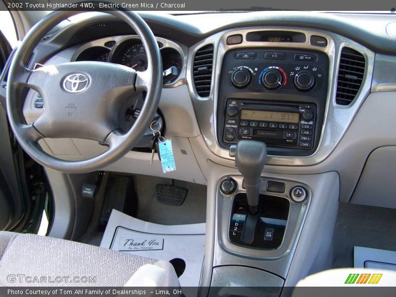 Electric Green Mica / Charcoal 2002 Toyota Highlander 4WD