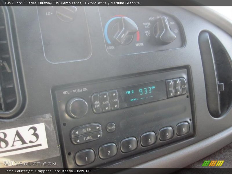 Oxford White / Medium Graphite 1997 Ford E Series Cutaway E350 Ambulance