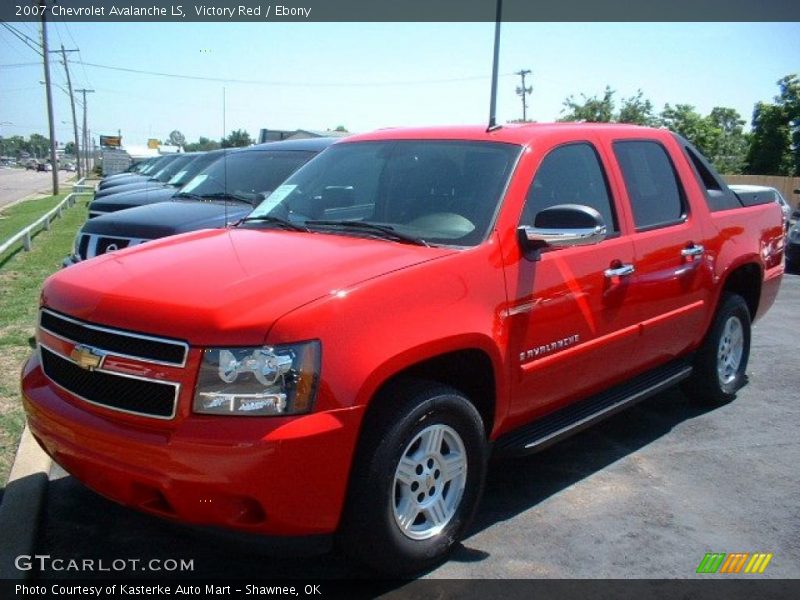 Victory Red / Ebony 2007 Chevrolet Avalanche LS