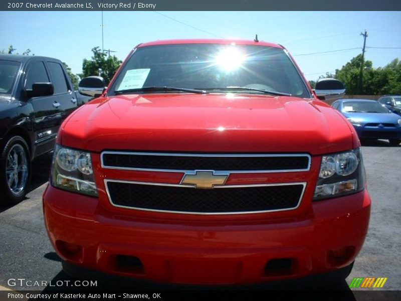 Victory Red / Ebony 2007 Chevrolet Avalanche LS
