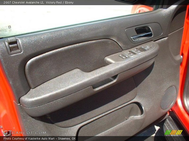 Victory Red / Ebony 2007 Chevrolet Avalanche LS