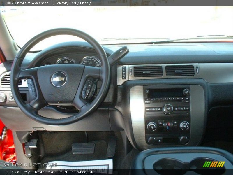 Victory Red / Ebony 2007 Chevrolet Avalanche LS