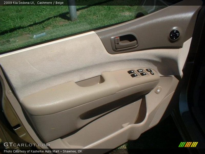 Cashmere / Beige 2009 Kia Sedona LX