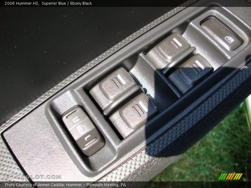 Superior Blue / Ebony Black 2006 Hummer H3