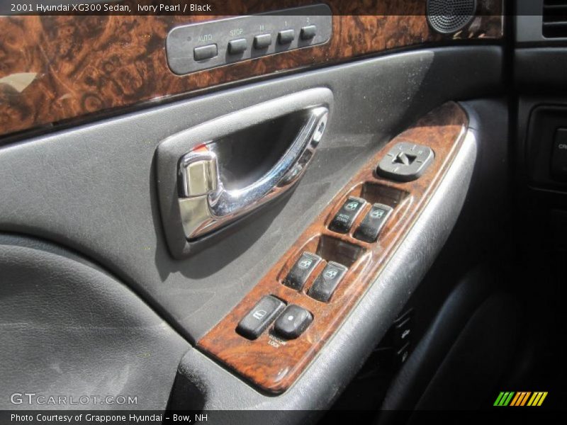 Ivory Pearl / Black 2001 Hyundai XG300 Sedan
