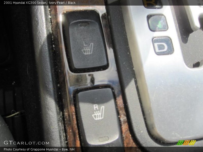Ivory Pearl / Black 2001 Hyundai XG300 Sedan