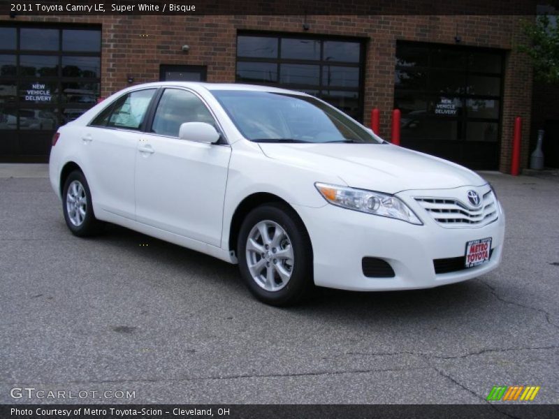 Super White / Bisque 2011 Toyota Camry LE