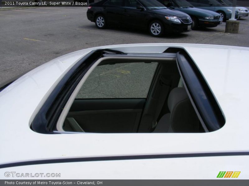 Super White / Bisque 2011 Toyota Camry LE