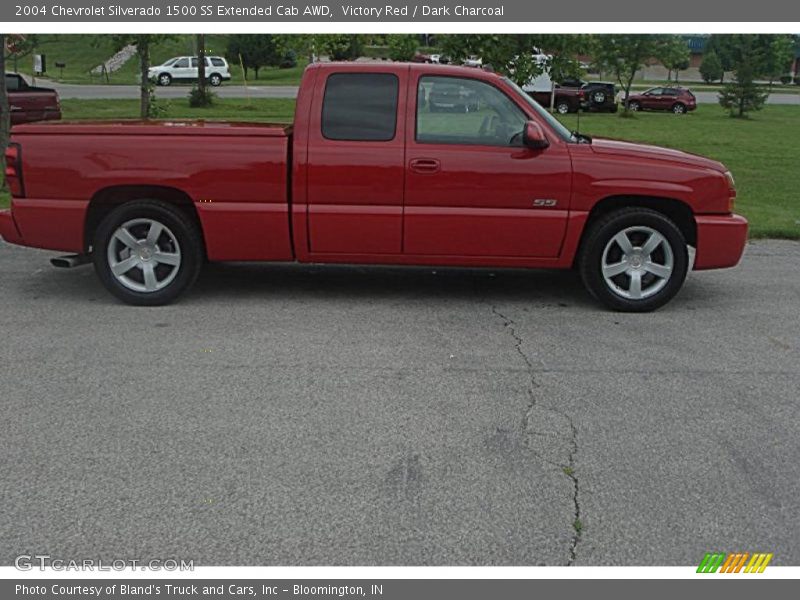 Victory Red / Dark Charcoal 2004 Chevrolet Silverado 1500 SS Extended Cab AWD