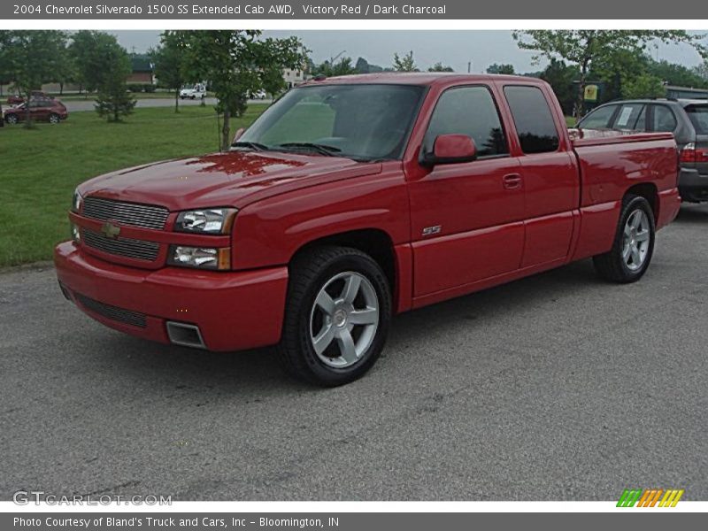 Victory Red / Dark Charcoal 2004 Chevrolet Silverado 1500 SS Extended Cab AWD