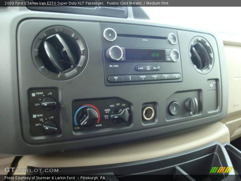 Pueblo Gold Metallic / Medium Flint 2009 Ford E Series Van E350 Super Duty XLT Passenger