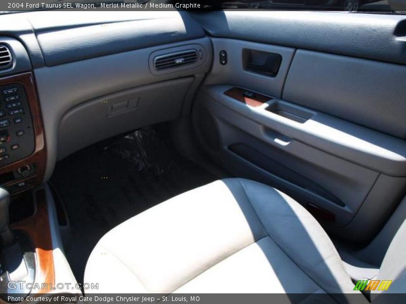 Merlot Metallic / Medium Graphite 2004 Ford Taurus SEL Wagon