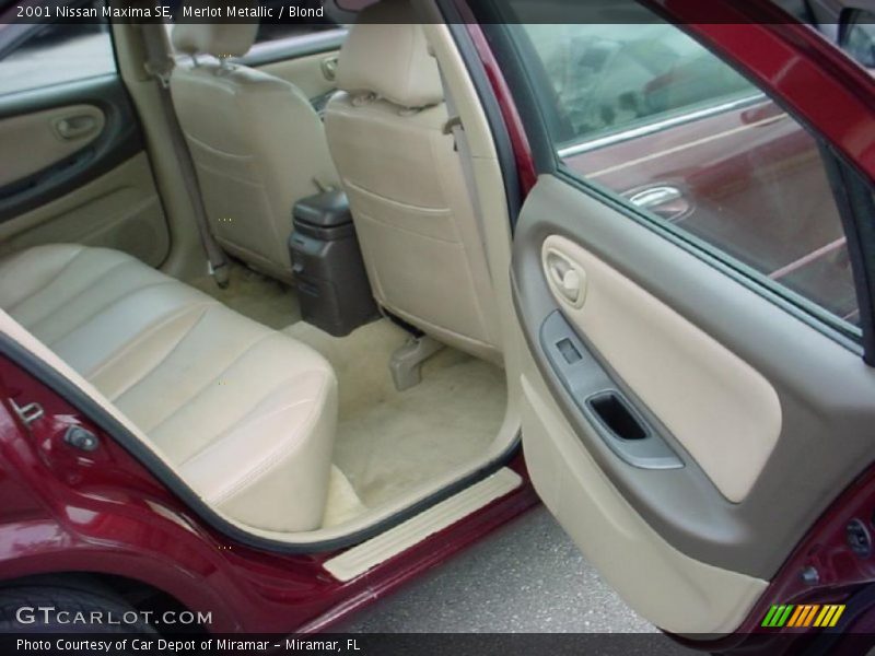 Merlot Metallic / Blond 2001 Nissan Maxima SE
