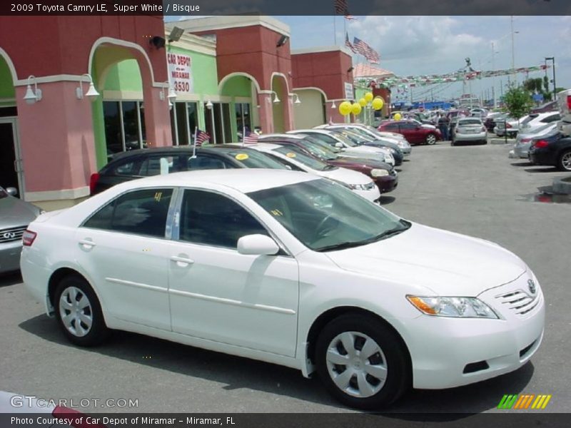 Super White / Bisque 2009 Toyota Camry LE
