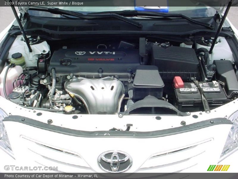 Super White / Bisque 2009 Toyota Camry LE