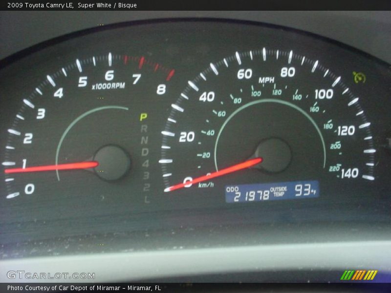 Super White / Bisque 2009 Toyota Camry LE