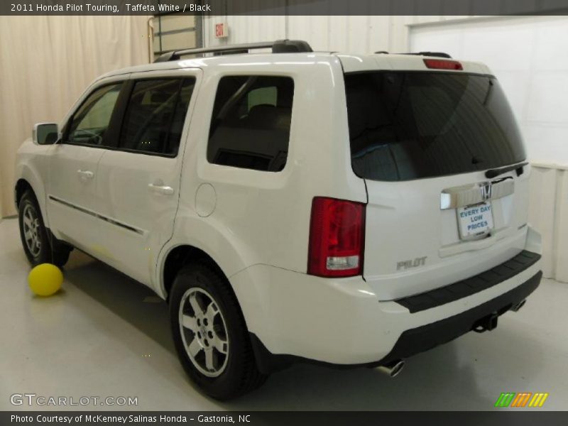 Taffeta White / Black 2011 Honda Pilot Touring