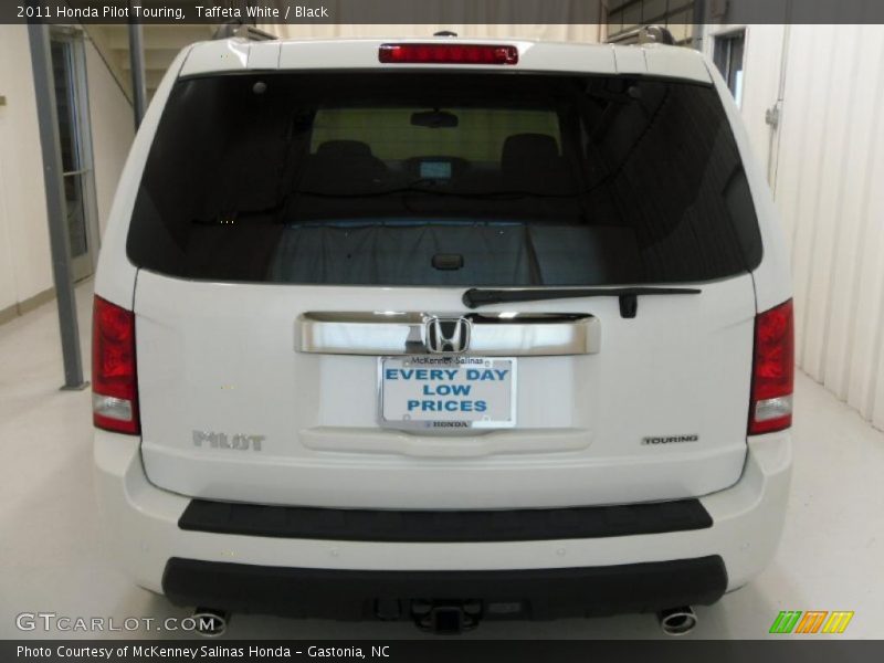 Taffeta White / Black 2011 Honda Pilot Touring