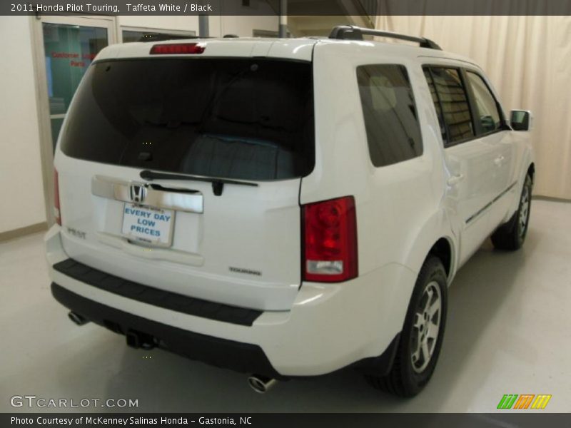 Taffeta White / Black 2011 Honda Pilot Touring