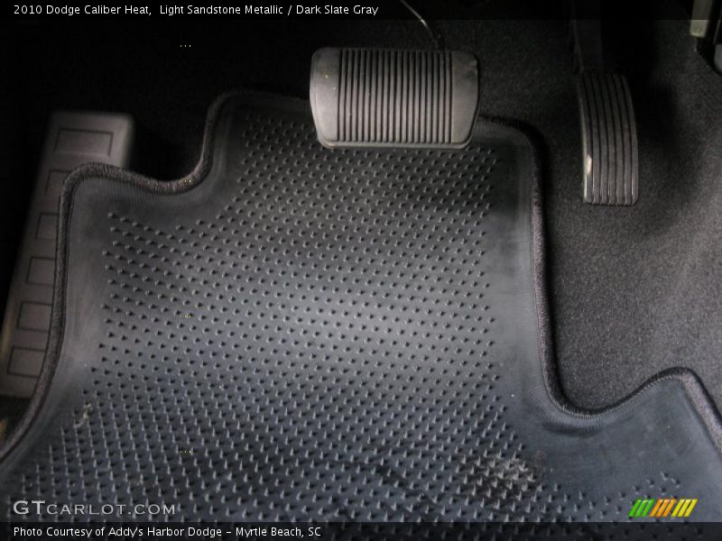 Light Sandstone Metallic / Dark Slate Gray 2010 Dodge Caliber Heat