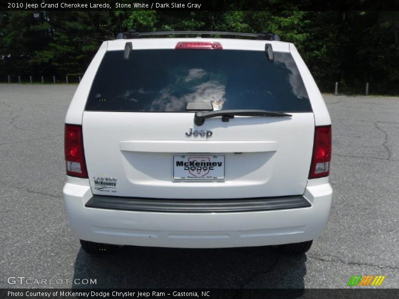 Stone White / Dark Slate Gray 2010 Jeep Grand Cherokee Laredo