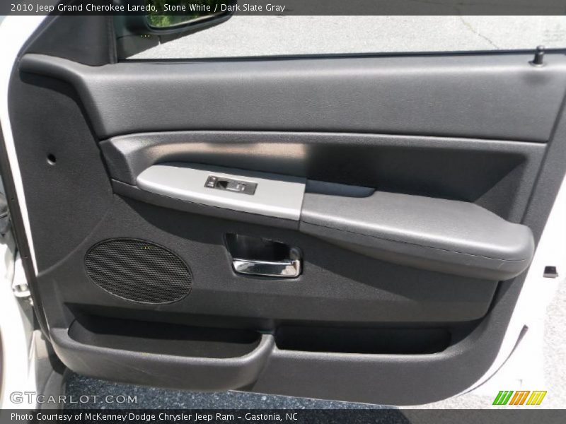 Stone White / Dark Slate Gray 2010 Jeep Grand Cherokee Laredo