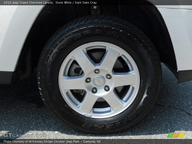 Stone White / Dark Slate Gray 2010 Jeep Grand Cherokee Laredo