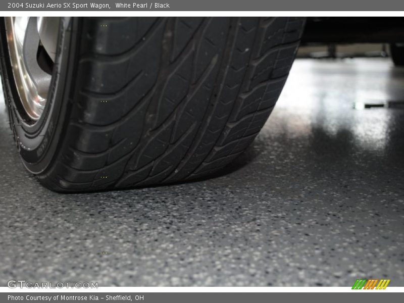 White Pearl / Black 2004 Suzuki Aerio SX Sport Wagon