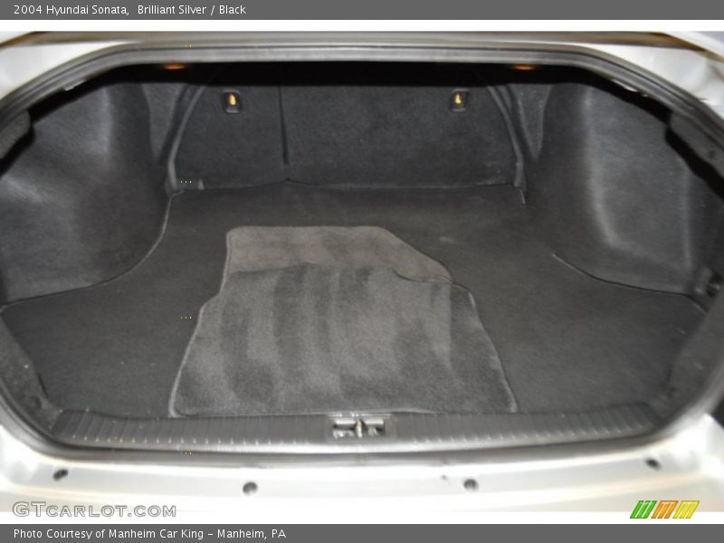 Brilliant Silver / Black 2004 Hyundai Sonata