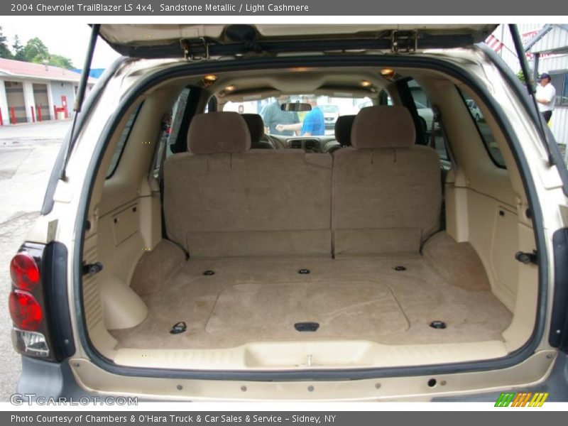Sandstone Metallic / Light Cashmere 2004 Chevrolet TrailBlazer LS 4x4