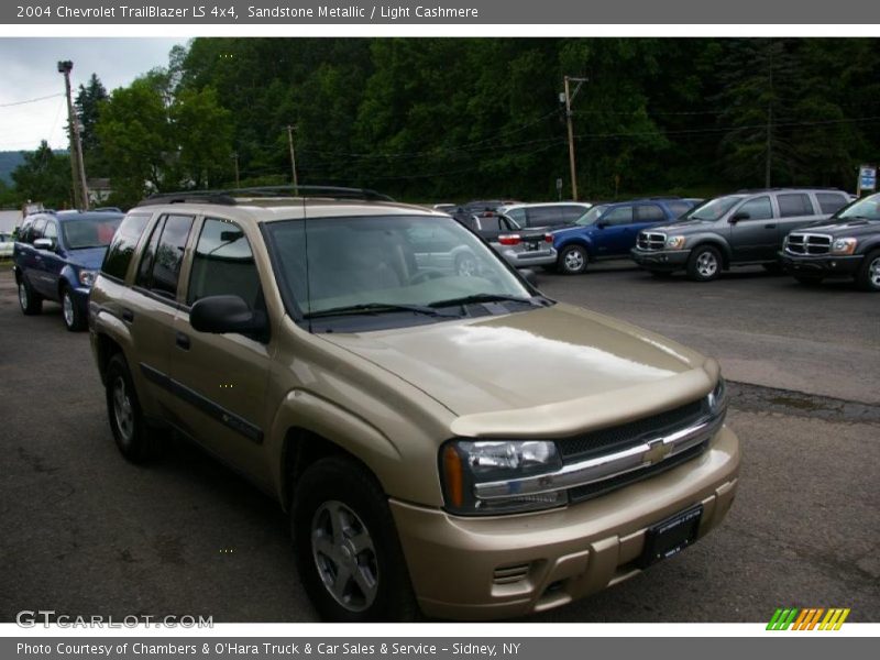 Sandstone Metallic / Light Cashmere 2004 Chevrolet TrailBlazer LS 4x4