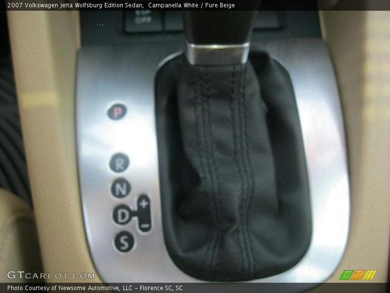 Campanella White / Pure Beige 2007 Volkswagen Jetta Wolfsburg Edition Sedan