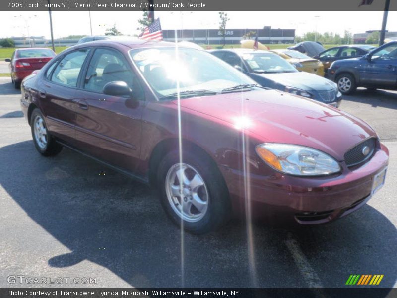 Merlot Pearl Clearcoat / Medium/Dark Pebble 2005 Ford Taurus SE
