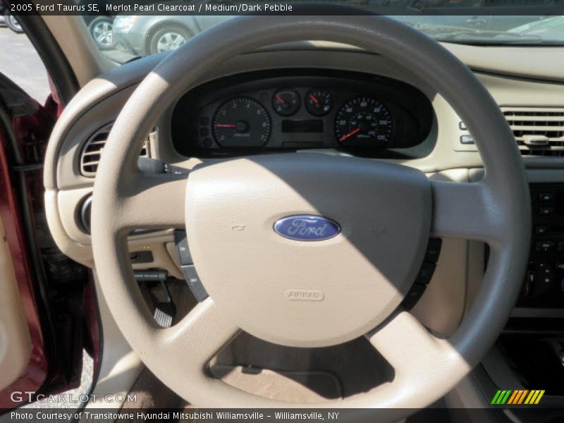 Merlot Pearl Clearcoat / Medium/Dark Pebble 2005 Ford Taurus SE