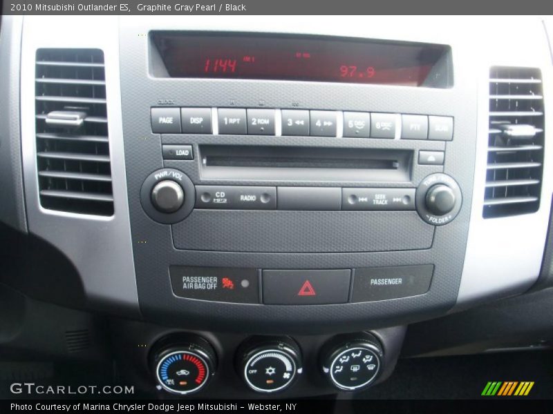 Graphite Gray Pearl / Black 2010 Mitsubishi Outlander ES