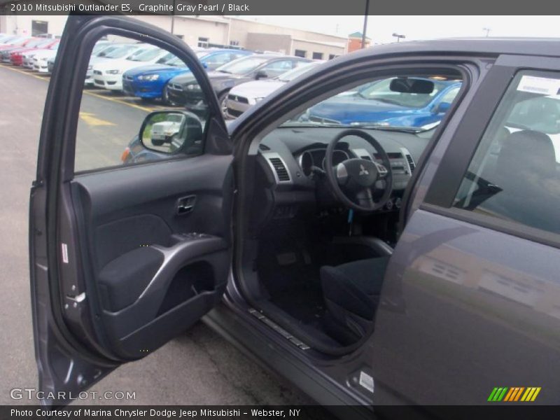 Graphite Gray Pearl / Black 2010 Mitsubishi Outlander ES