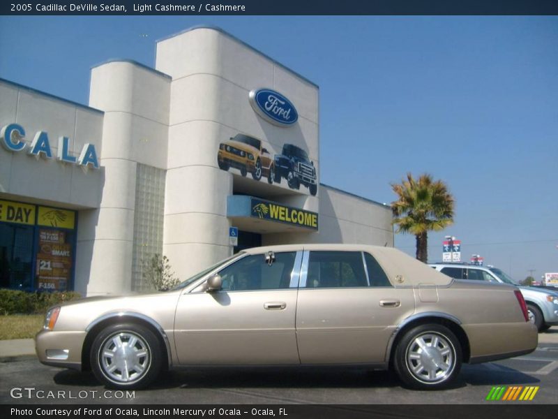 Light Cashmere / Cashmere 2005 Cadillac DeVille Sedan